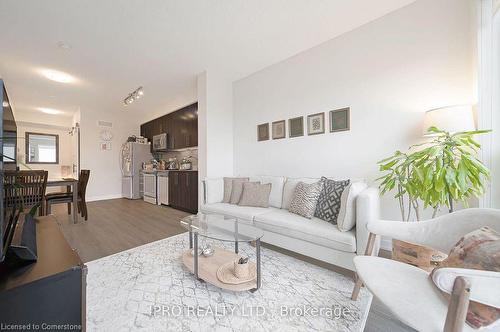 901-4011 Brickstone Mews, Mississauga, ON - Indoor Photo Showing Living Room