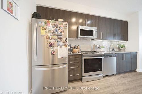 901-4011 Brickstone Mews, Mississauga, ON - Indoor Photo Showing Kitchen With Stainless Steel Kitchen With Upgraded Kitchen