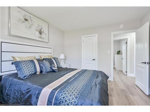 4 James Avenue, Stoney Creek, ON - Indoor Photo Showing Bedroom