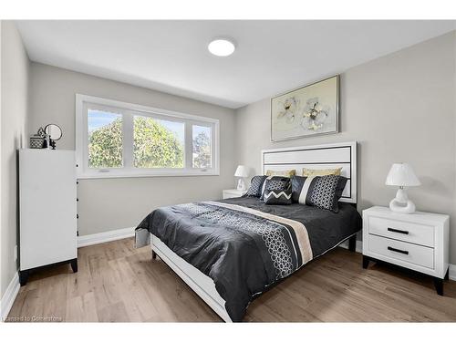 4 James Avenue, Stoney Creek, ON - Indoor Photo Showing Bedroom