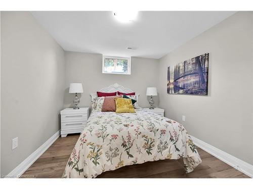 4 James Avenue, Stoney Creek, ON - Indoor Photo Showing Bedroom