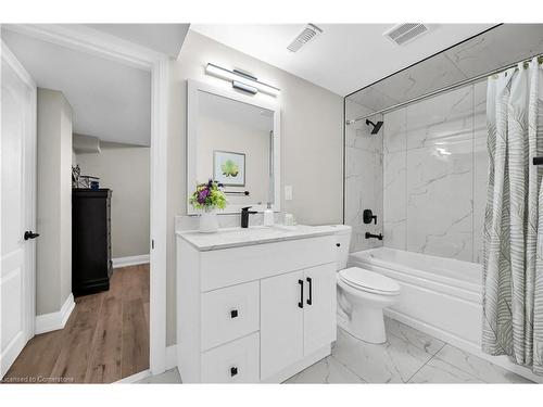 4 James Avenue, Stoney Creek, ON - Indoor Photo Showing Bathroom