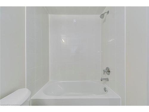 105-1577 Rose Way, Milton, ON - Indoor Photo Showing Bathroom