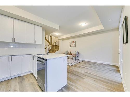 105-1577 Rose Way, Milton, ON - Indoor Photo Showing Kitchen