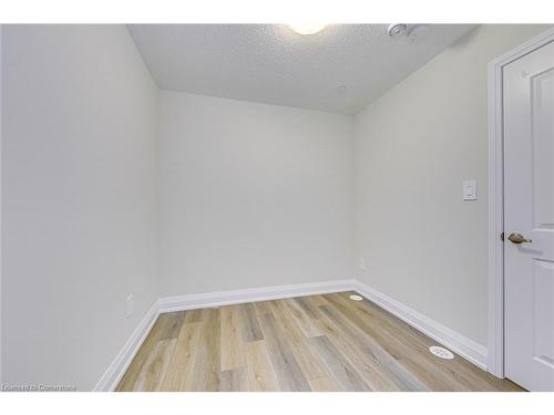 105-1577 Rose Way, Milton, ON - Indoor Photo Showing Other Room