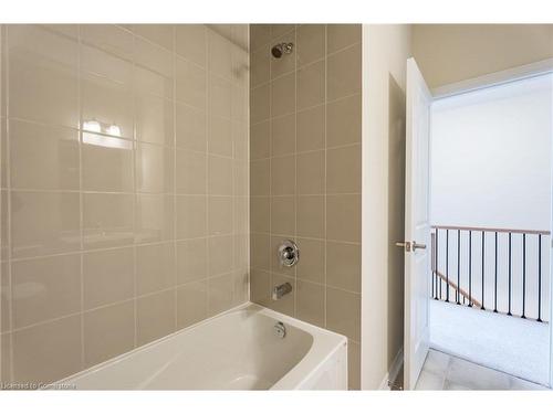 1405 Oakmont Common, Burlington, ON - Indoor Photo Showing Bathroom