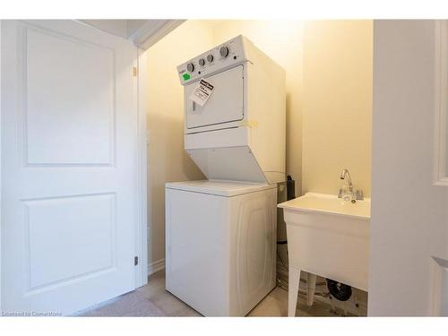 1405 Oakmont Common, Burlington, ON - Indoor Photo Showing Laundry Room