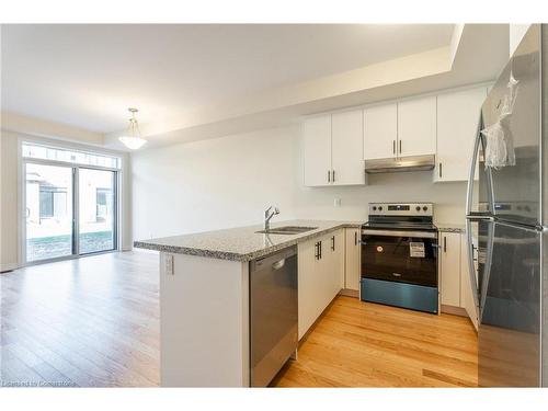 1405 Oakmont Common, Burlington, ON - Indoor Photo Showing Kitchen