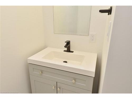 Lower-97 Gatestone Drive, Stoney Creek, ON - Indoor Photo Showing Bathroom