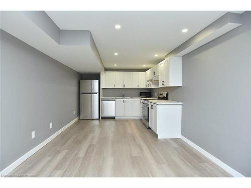 Lower-97 Gatestone Drive, Stoney Creek, ON - Indoor Photo Showing Kitchen