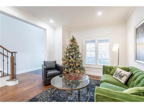 2356 Norland Drive, Burlington, ON - Indoor Photo Showing Living Room