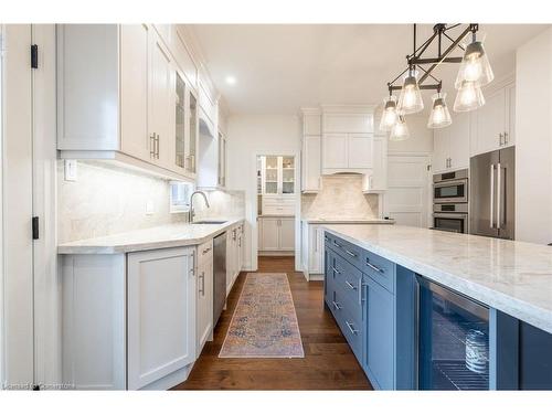 2356 Norland Drive, Burlington, ON - Indoor Photo Showing Kitchen With Upgraded Kitchen