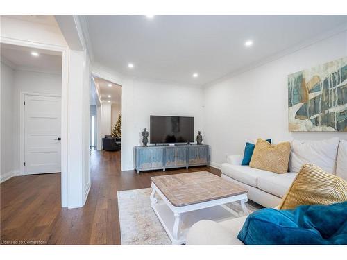 2356 Norland Drive, Burlington, ON - Indoor Photo Showing Living Room