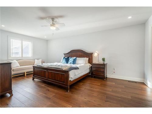 2356 Norland Drive, Burlington, ON - Indoor Photo Showing Bedroom