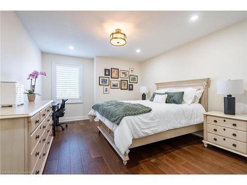 2356 Norland Drive, Burlington, ON - Indoor Photo Showing Bedroom