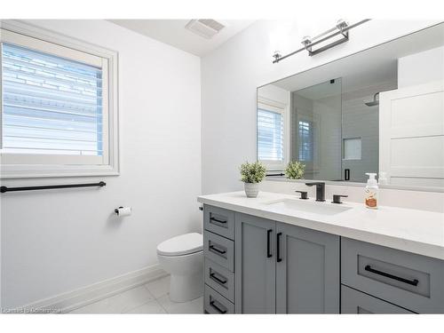 2356 Norland Drive, Burlington, ON - Indoor Photo Showing Bathroom