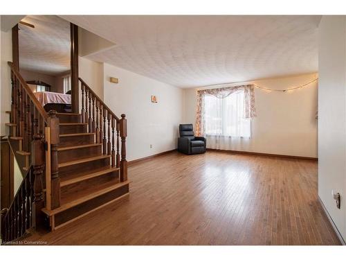 37 Kinross Street, Caledonia, ON - Indoor Photo Showing Other Room