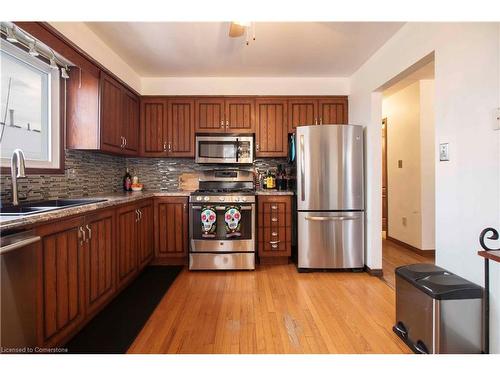 37 Kinross Street, Caledonia, ON - Indoor Photo Showing Kitchen With Double Sink