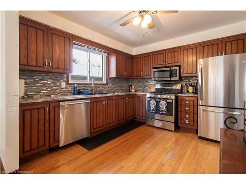 37 Kinross Street, Caledonia, ON - Indoor Photo Showing Kitchen