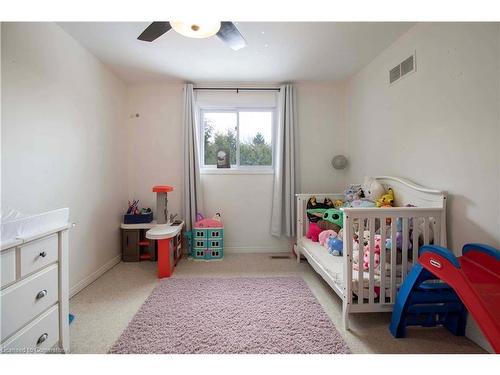 37 Kinross Street, Caledonia, ON - Indoor Photo Showing Bedroom