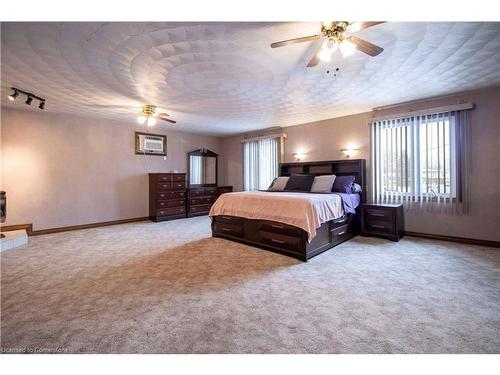 37 Kinross Street, Caledonia, ON - Indoor Photo Showing Bedroom