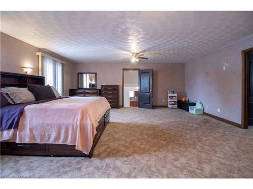 37 Kinross Street, Caledonia, ON - Indoor Photo Showing Bedroom