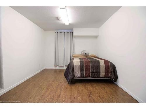 37 Kinross Street, Caledonia, ON - Indoor Photo Showing Bedroom