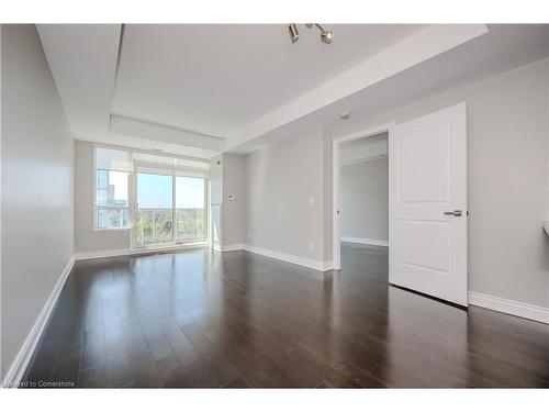 808-3500 Lakeshore Road W, Oakville, ON - Indoor Photo Showing Other Room