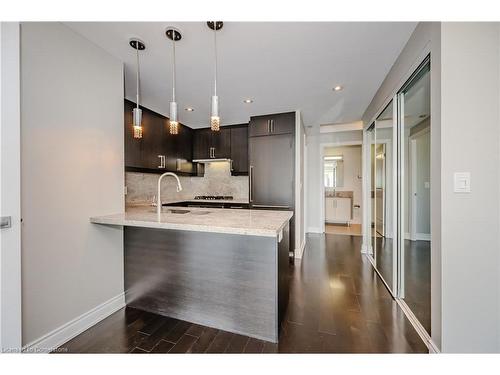 808-3500 Lakeshore Road W, Oakville, ON - Indoor Photo Showing Kitchen With Upgraded Kitchen