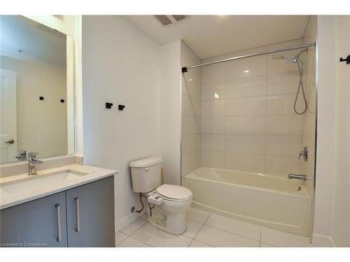 2112-15 Queen Street S, Hamilton, ON - Indoor Photo Showing Bathroom