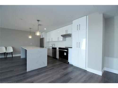 2112-15 Queen Street S, Hamilton, ON - Indoor Photo Showing Kitchen