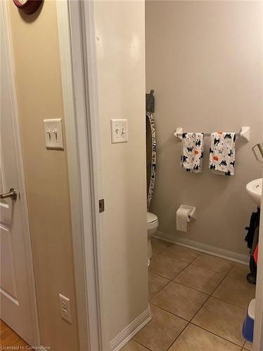 30 Emick Drive, Hamilton, ON - Indoor Photo Showing Bathroom