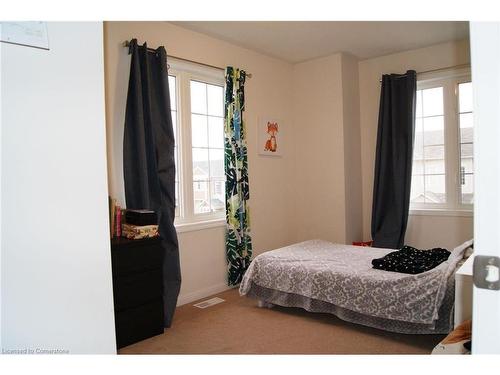 30 Emick Drive, Hamilton, ON - Indoor Photo Showing Bedroom