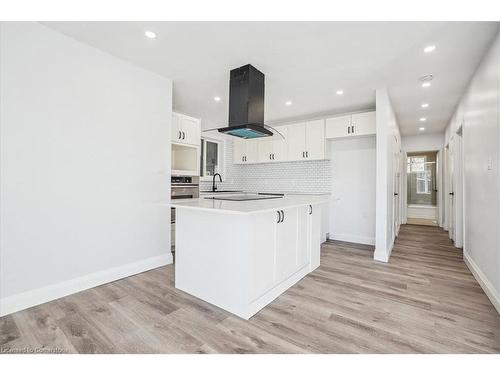 118 Deschene Avenue, Hamilton, ON - Indoor Photo Showing Kitchen