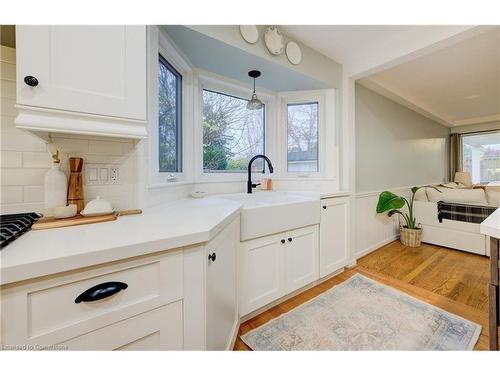 2013 Kingsbridge Court, Burlington, ON - Indoor Photo Showing Kitchen