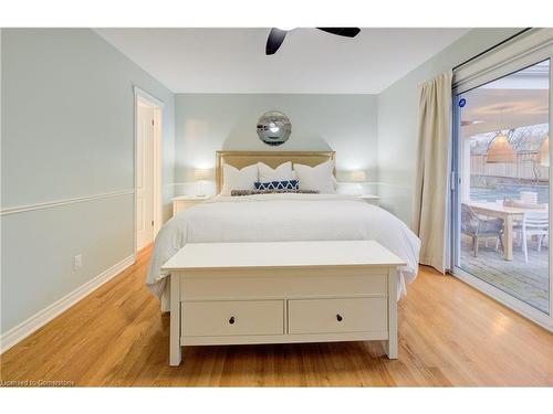 2013 Kingsbridge Court, Burlington, ON - Indoor Photo Showing Bedroom