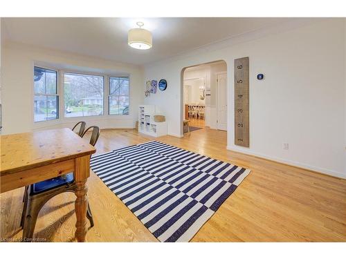 2013 Kingsbridge Court, Burlington, ON - Indoor Photo Showing Bedroom