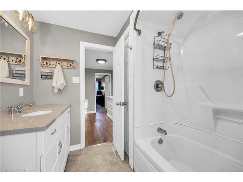 2398 Maryvale Court, Burlington, ON - Indoor Photo Showing Bathroom