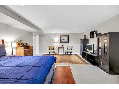 2398 Maryvale Court, Burlington, ON - Indoor Photo Showing Bedroom