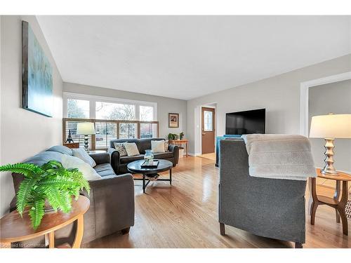 2398 Maryvale Court, Burlington, ON - Indoor Photo Showing Living Room