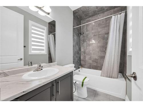 1055 Edinburgh Drive, Woodstock, ON - Indoor Photo Showing Bathroom