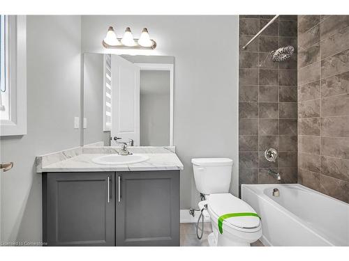 1055 Edinburgh Drive, Woodstock, ON - Indoor Photo Showing Bathroom