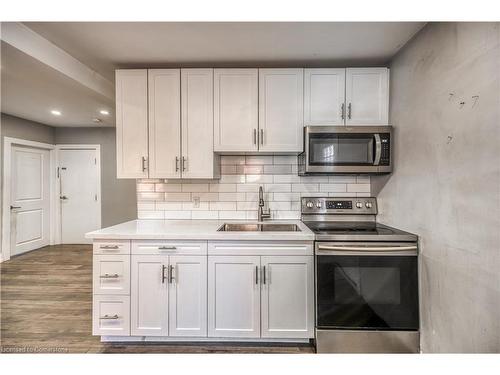 1-48 Shaw Street, Hamilton, ON - Indoor Photo Showing Kitchen