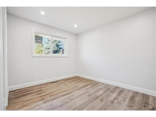 118 Deschene Avenue, Hamilton, ON - Indoor Photo Showing Other Room