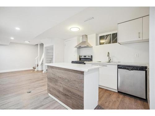 118 Deschene Avenue, Hamilton, ON - Indoor Photo Showing Kitchen