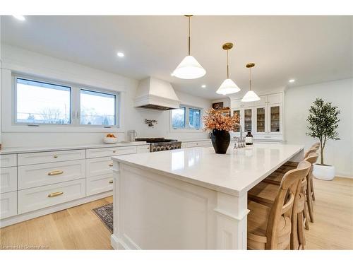 685 Iroquois Avenue, Ancaster, ON - Indoor Photo Showing Kitchen