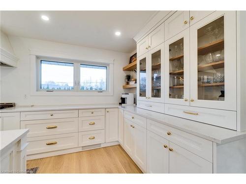 685 Iroquois Avenue, Ancaster, ON - Indoor Photo Showing Kitchen