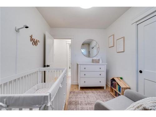 685 Iroquois Avenue, Ancaster, ON - Indoor Photo Showing Bedroom