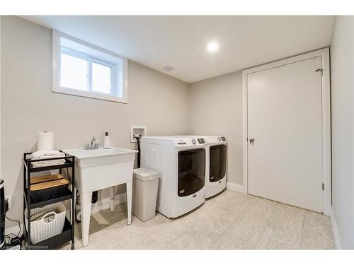 685 Iroquois Avenue, Ancaster, ON - Indoor Photo Showing Laundry Room