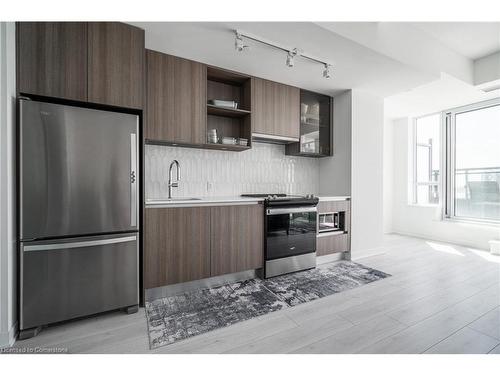 307-405 Dundas Street W, Oakville, ON - Indoor Photo Showing Kitchen With Stainless Steel Kitchen